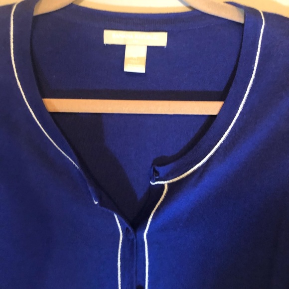 🔹NWOT* Banana Republic Button Down Cardigan - Picture 2 of 5